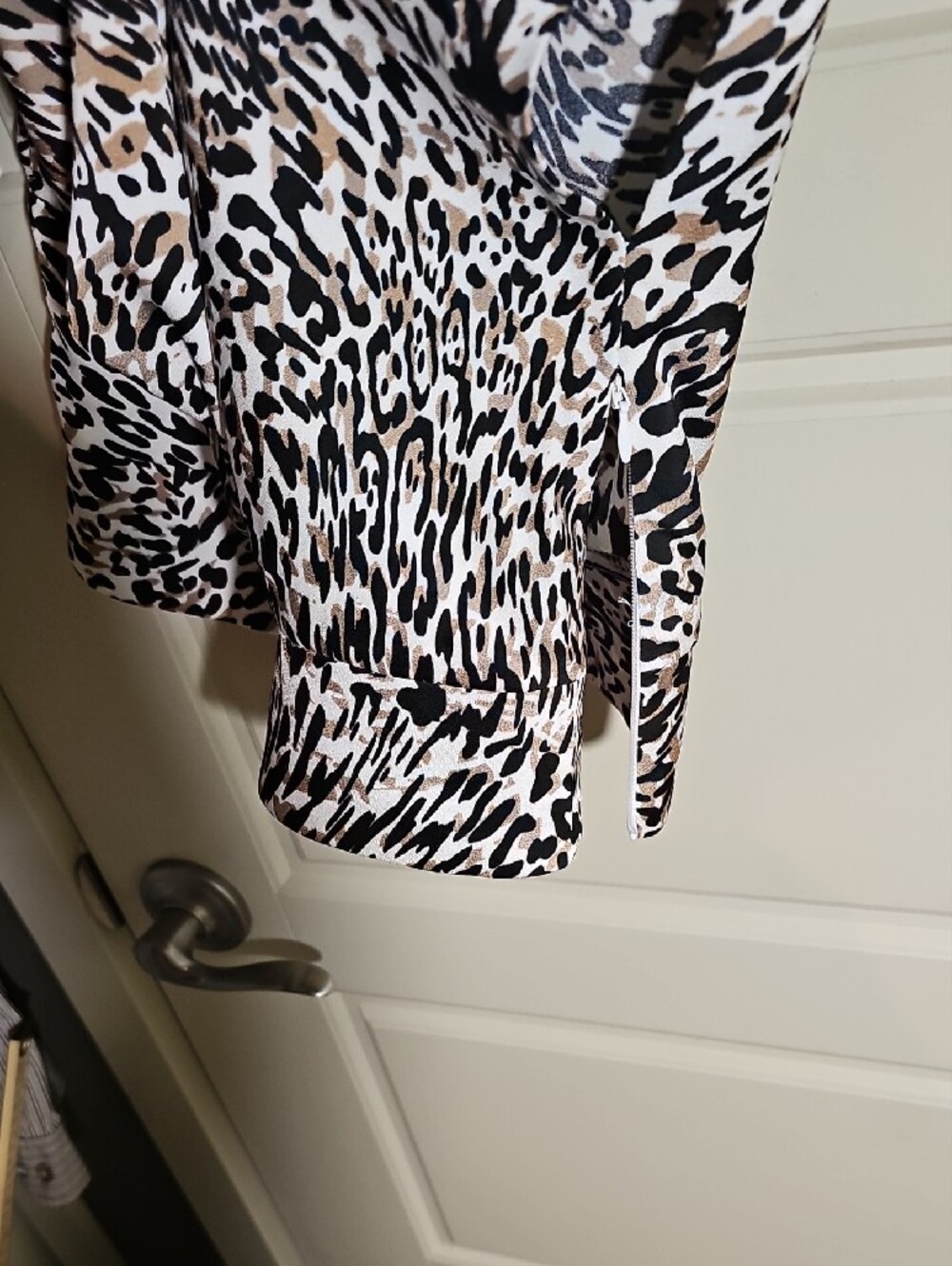 Express Leopard Print Drape Neck Camisole - Black & Tan Size XS. NWT - Picture 7 of 9